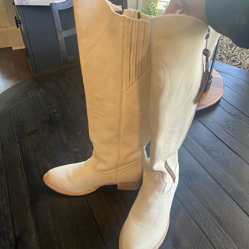 Freebird Off White Boots womens sz 10